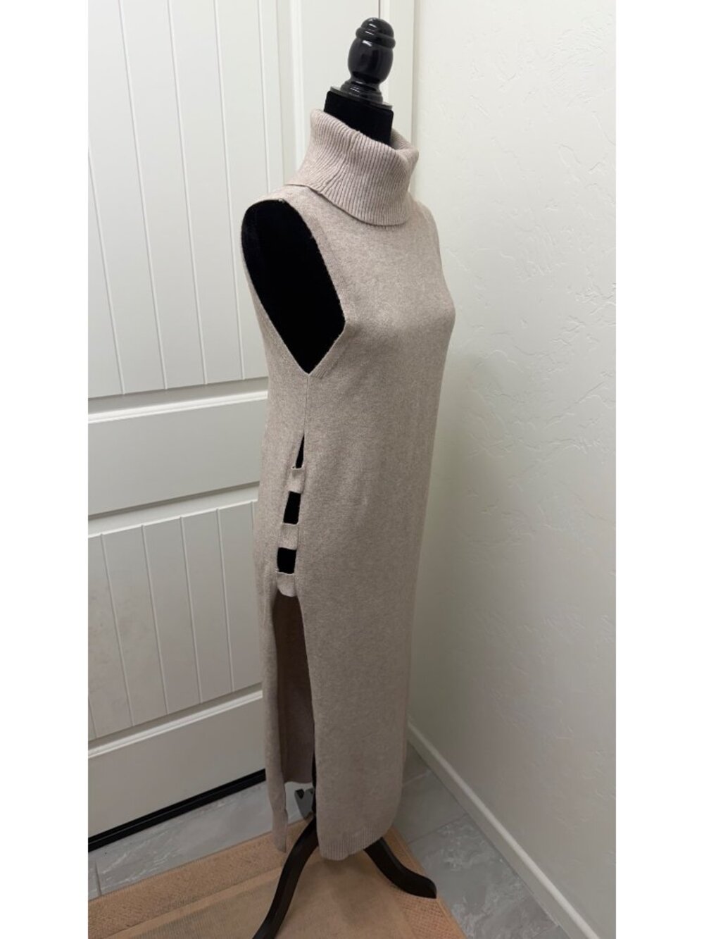 Love Token Beige Sleeveless Turtleneck Knit Sweater Midi Dress M Side Slit